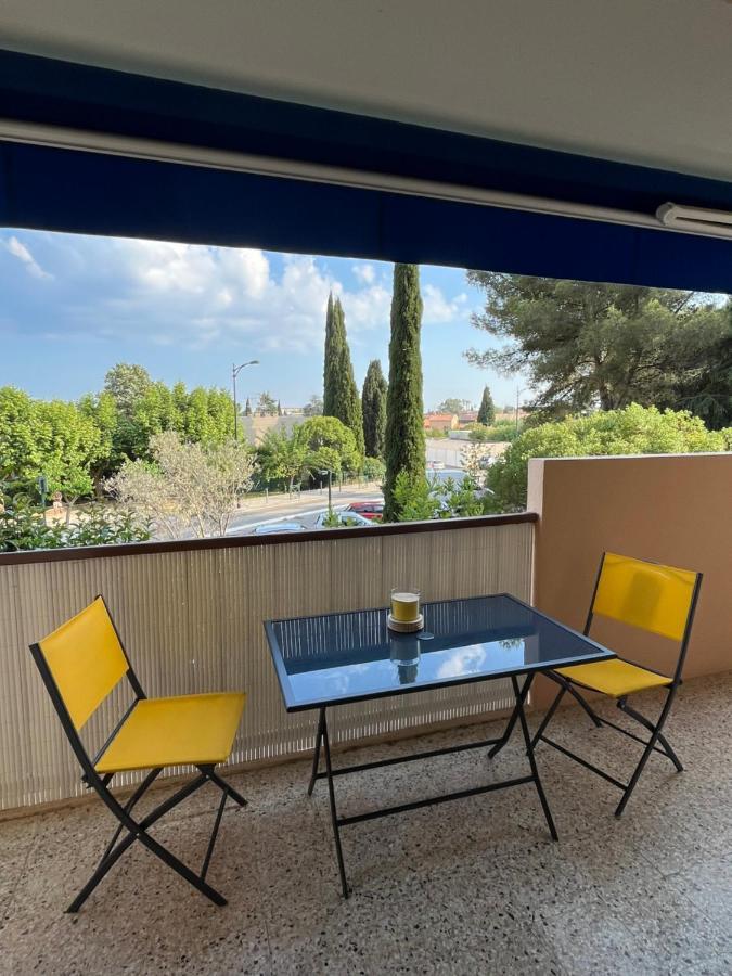 T2 Avec Terrasse & Parking A 5 Min Du Centre, 10 Min Des Plages Hyeres Luaran gambar