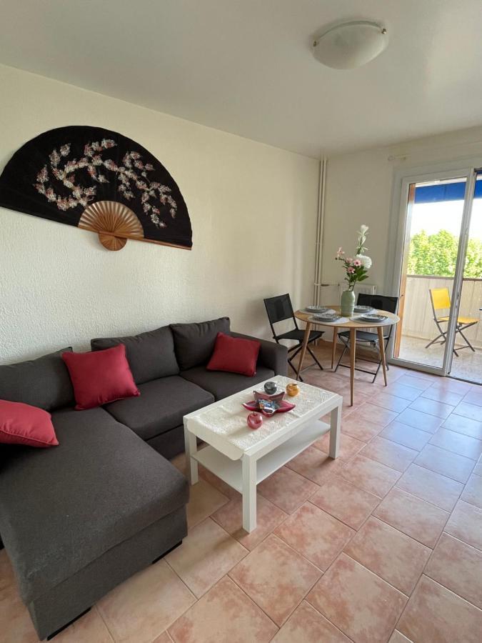 T2 Avec Terrasse & Parking A 5 Min Du Centre, 10 Min Des Plages Hyeres Luaran gambar