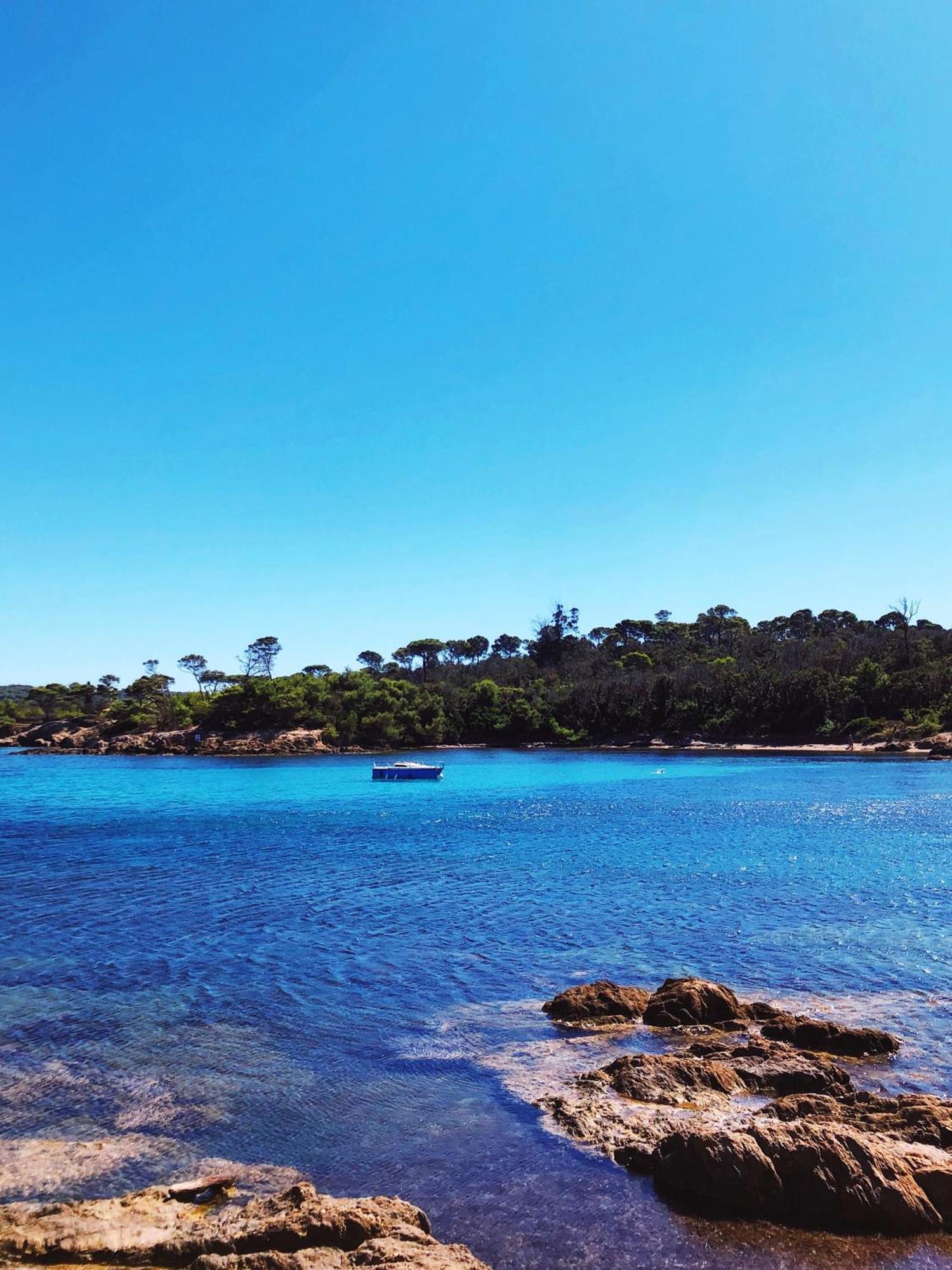T2 Avec Terrasse & Parking A 5 Min Du Centre, 10 Min Des Plages Hyeres Luaran gambar